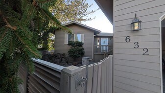 632 S Lawler Ave in East Wenatchee, WA - Building Photo