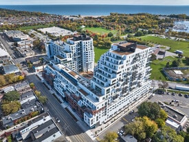 Bridge in Toronto, ON - Building Photo