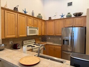 328 W Coral Trace Cir in Delray Beach, FL - Building Photo - Building Photo
