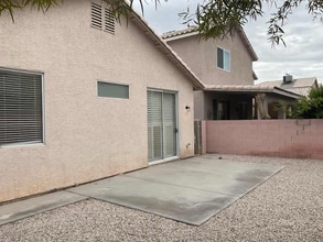 5952 Hickory Nut Ave in Las Vegas, NV - Foto de edificio - Building Photo