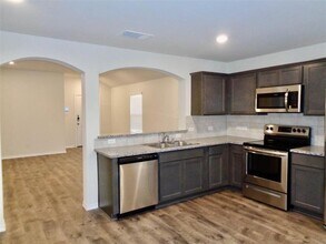 1806 Yale St in Farmersville, TX - Building Photo - Building Photo