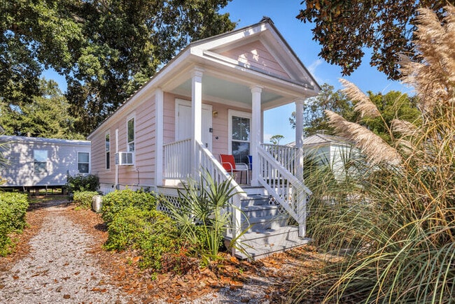 property at 171 Paradise Ave