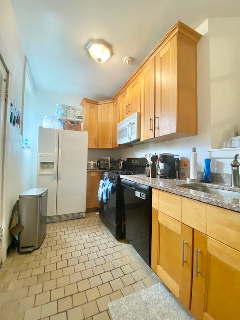 60 Egmont St, Unit 5 in Brookline, MA - Building Photo