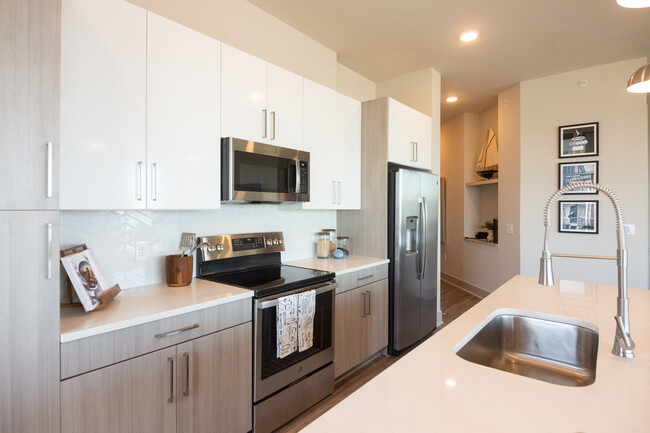 The Landing Residences in Memphis, TN - Building Photo - Building Photo