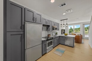 Valle Vista in Del Valle, TX - Building Photo