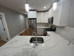 15 Harold St, Unit 1 in Somerville, MA - Building Photo - Building Photo