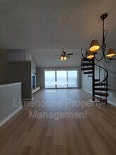 1944 E Ocean View Ave in Norfolk, VA - Building Photo - Building Photo