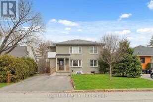 2427 Ave du Chasseur in Ottawa, ON - Building Photo
