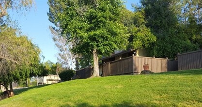 11930 Laver Ct in Bakersfield, CA - Building Photo - Building Photo