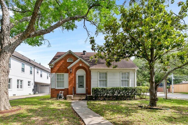 property at 2302 Shakespeare St