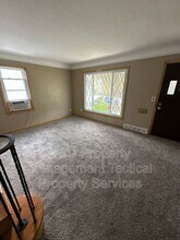 15917 Turney Rd in Maple Heights, OH - Building Photo - Building Photo
