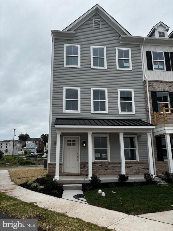 63 E Front St in Bridgeport, PA - Building Photo - Building Photo
