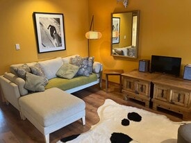 1443 NW Juniper St in Bend, OR - Building Photo