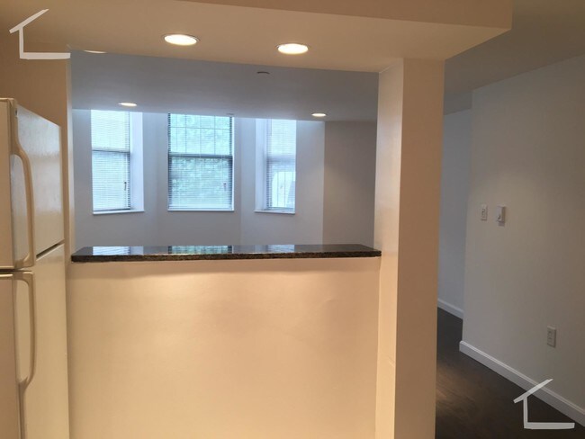 111 Queensberry St, Unit D in Boston, MA - Building Photo - Building Photo