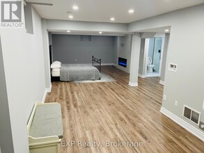 36 Via Teodoro in Vaughan, ON - Building Photo - Building Photo
