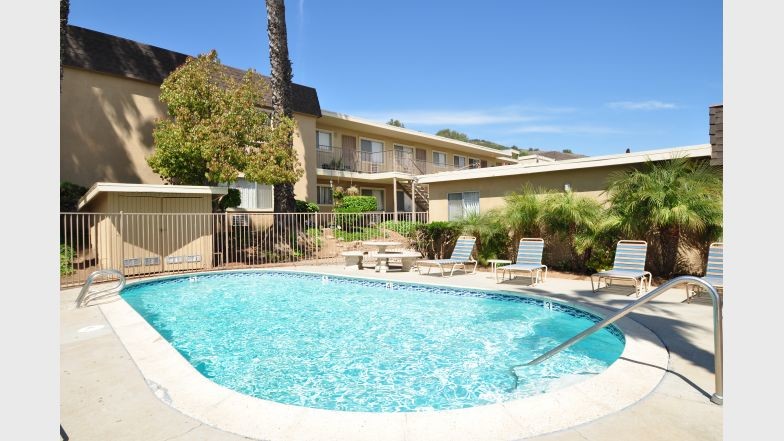 Pomerado Gardens Apartments in Poway, CA - Foto de edificio