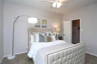 Vista Springs in Lewisville, TX - Building Photo - Interior Photo