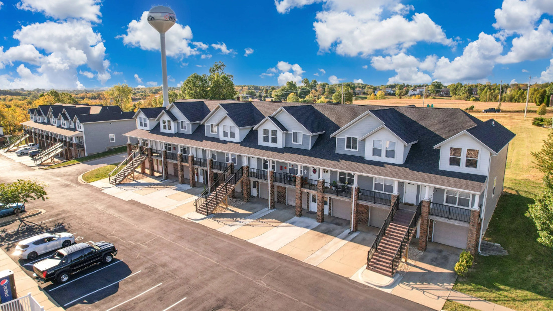 Spring Valley Apartments in Nixa, MO - Building Photo