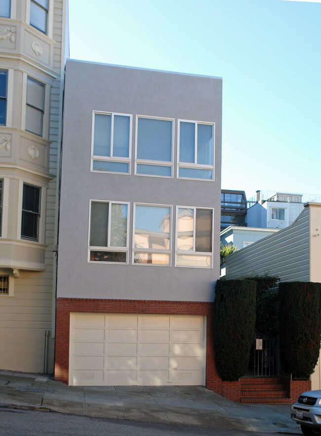 345 Chestnut St in San Francisco, CA - Building Photo - Building Photo