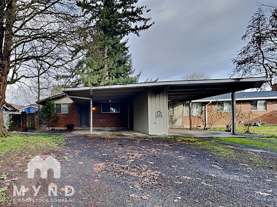 707 NE 108th Ave in Vancouver, WA - Building Photo