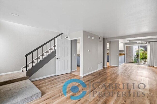 4024 Crystal Dawn in San Diego, CA - Building Photo - Building Photo