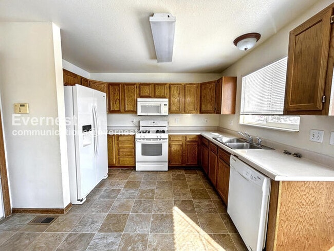 615 Seawell Dr in Colorado Springs, CO - Foto de edificio - Building Photo