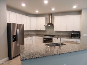 2771 Alta Vista St in Henderson, NV - Building Photo - Building Photo