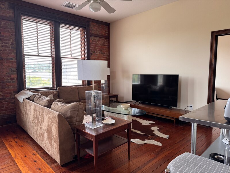 2737 W Cleveland St in Elloree, SC - Building Photo