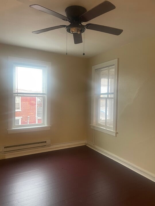 42 Ann St, Unit C in Middletown, PA - Foto de edificio