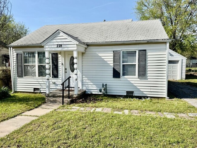 228 E Elgin St in Broken Arrow, OK - Building Photo - Building Photo