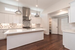 3821 N Braeswood Blvd in Houston, TX - Building Photo