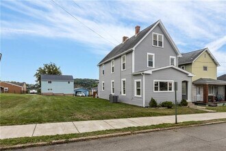 616 Highland Ave in Canonsburg, PA - Building Photo - Building Photo