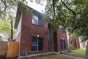 815 Black Locust Drive West in Pflugerville, TX - Building Photo