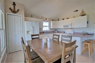 1010 1st St in Surf City, NC - Building Photo - Building Photo