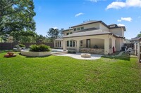 5810 Stratton Woods Drive in Spring, TX - Foto de edificio - Building Photo