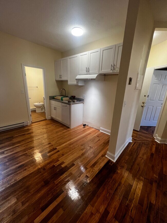 898 Huntington Ave, Unit 5