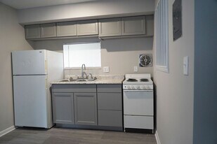 3033 Clifton Ave in Cincinnati, OH - Building Photo