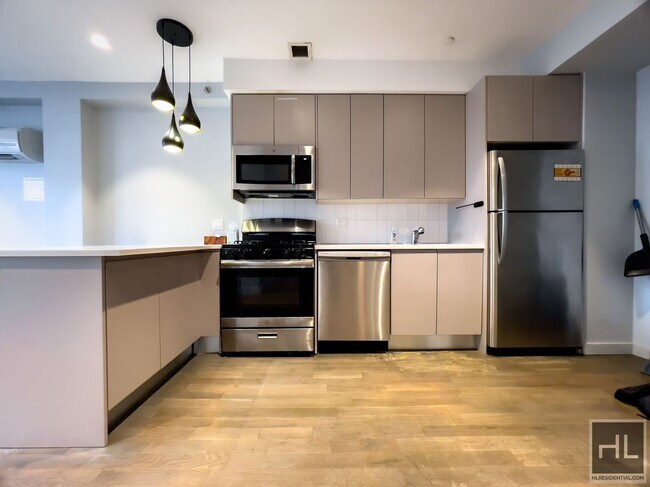 Bushwick Avenue / Spacious Penthouse 2-Bed in Brooklyn, NY - Building Photo - Building Photo