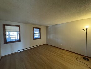 102 Washington St in Ayer, MA - Building Photo - Building Photo