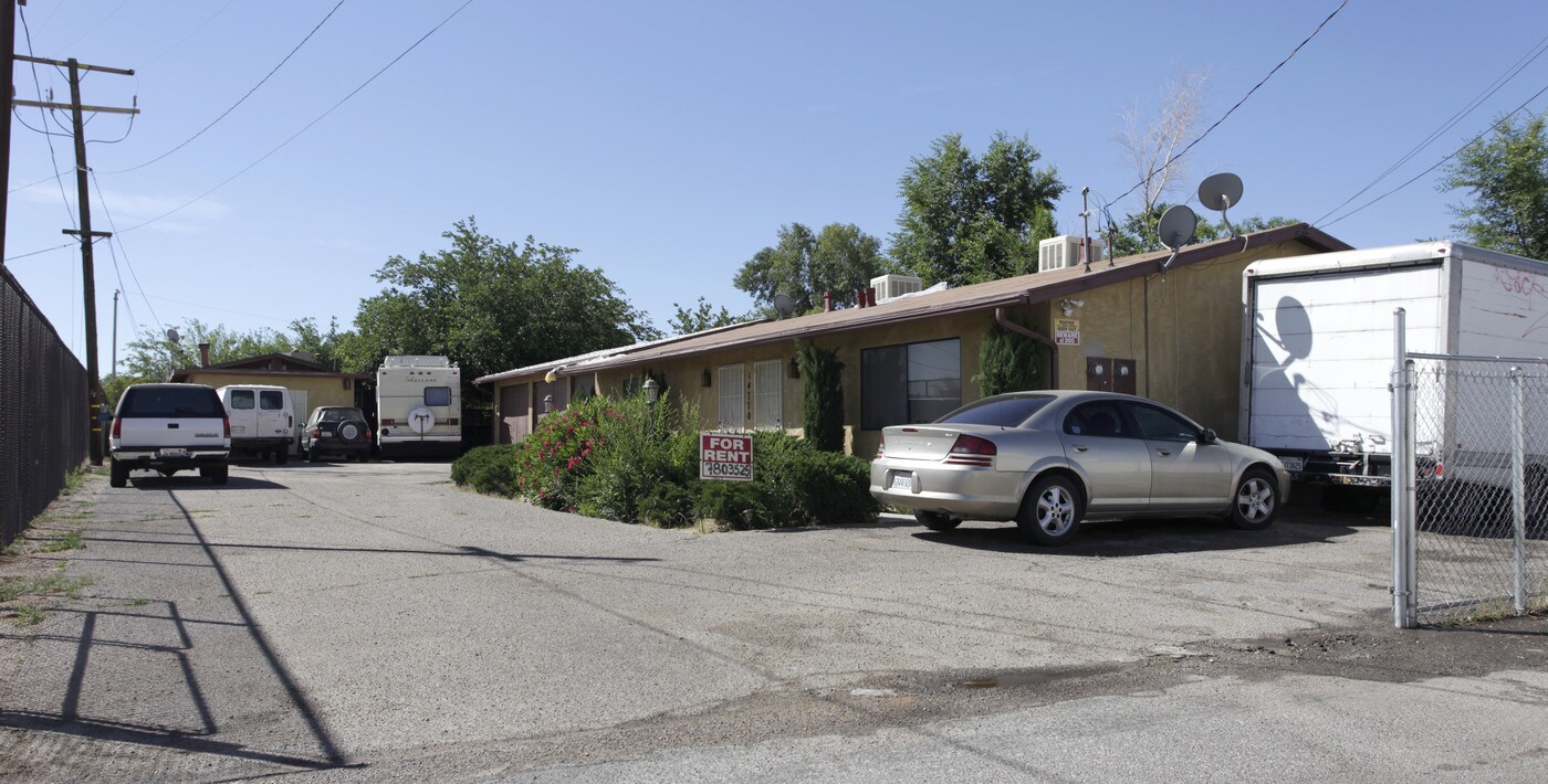 14770 Mesa Dr in Victorville, CA - Building Photo