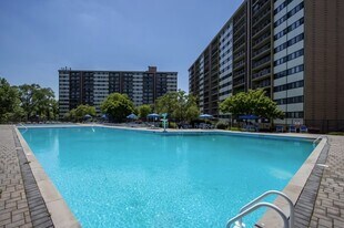 Rahway Plaza Apartments in Rahway, NJ - Building Photo