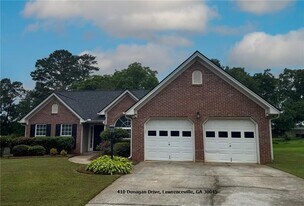 410 Dunagan Dr in Lawrenceville, GA - Building Photo