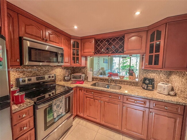 property at 3301 N Country Club Dr