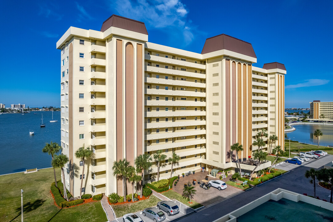 Concord House at Sea Towers in St. Petersburg, FL - Building Photo