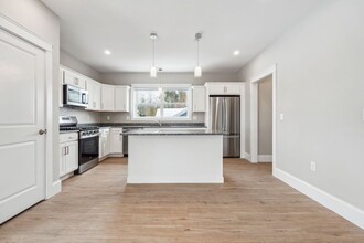 3 Quill Ln in Barrington, NH - Foto de edificio - Building Photo