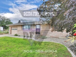 7718 E Nora Ave in Spokane Valley, WA - Building Photo - Building Photo
