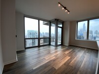 421 W Huron St, Unit 1 in Chicago, IL - Foto de edificio - Building Photo