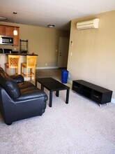 10982 Roebling Ave, Unit 513 in Los Angeles, CA - Foto de edificio - Building Photo