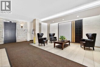 1425 Ghent Ave in Burlington, ON - Building Photo - Building Photo