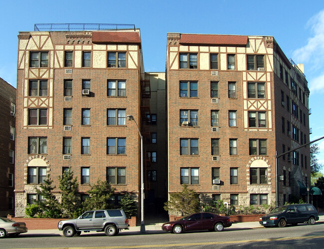 Shakespeare Apartments in West New York, NJ - Building Photo - Building Photo